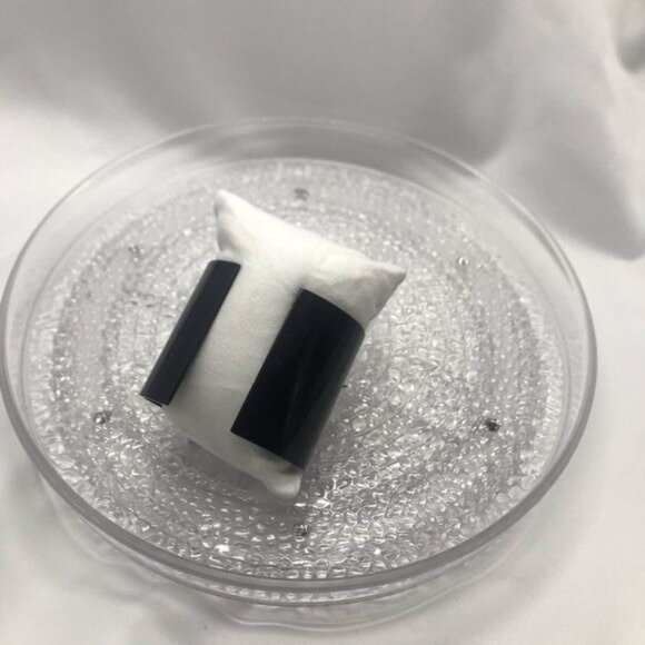 Victoria’s Secret laser cut cuff bracelet black - Picture 6 of 8